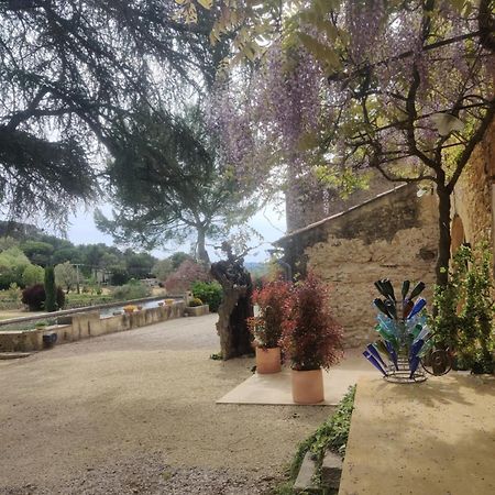 Charme Et Authenticite Dans Une Ferme. Lourmarin Exterior foto