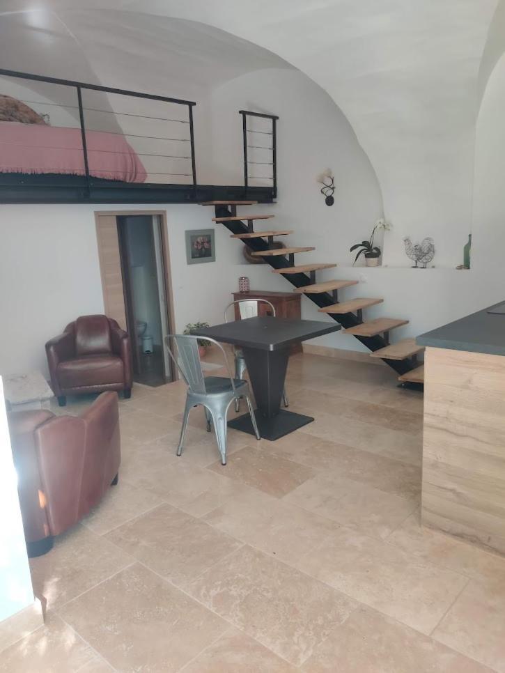 Charme Et Authenticite Dans Une Ferme. Lourmarin Exterior foto